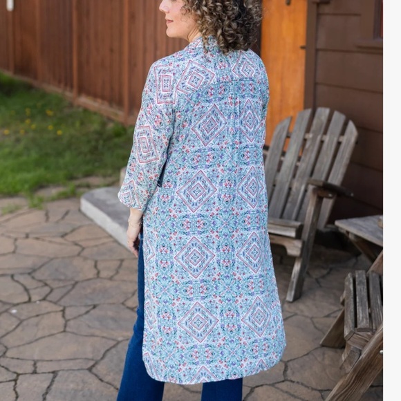 AP. NY Pastel Floral Button Up Tunic Sz M - Picture 7 of 10